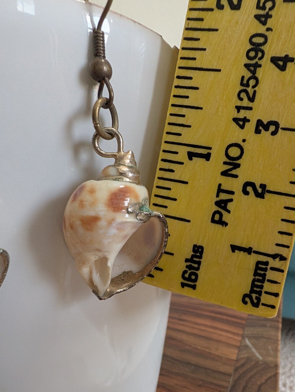 Vintage Real Seashell Capped Dangle Drop Earrings Beach Coastal - Picture 3 of 3